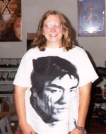 Alyce in Bruce Lee shirt (Click to enlarge)