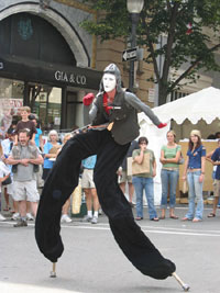 Dancing mime (Click to enlarge)