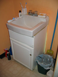 Bathroom before (Click to enlarge)