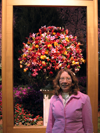 Alycew with framed flowers (Click to enlarge)
