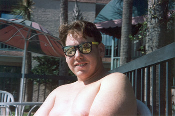 Young guy with mirrored shades (Click to enlarge)