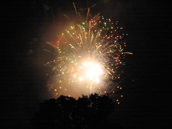 Small burst of fireworks (Click to enlarge)