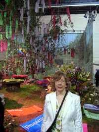 Alyce with wish tree (Click to enlarge)