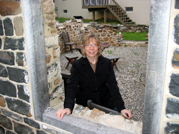 Alyce in window (Click to enlarge)