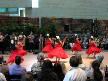 Hula dancers (Click to enlarge)