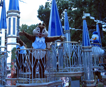 Chip and Dale float (Click to enlarge)