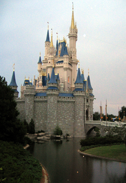 Cinderella's Castle in twilight (Click to enlarge)