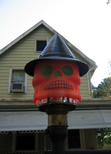 Orange skull lamp (Click to enlarge)