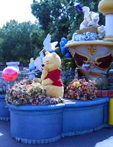 Winnie the Pooh and Aladdin (Click to enlarge)