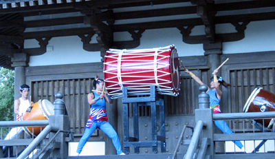 Taiko drumming (Click to enlarge)