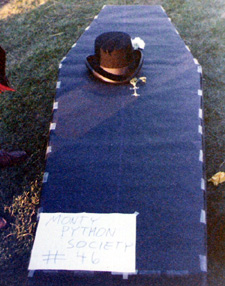 Homecoming coffin (Click to enlarge)