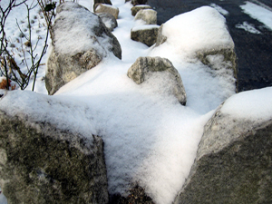 Stone fence in snow (Click to enlarge)