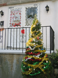 Garland tree (Click to enlarge)